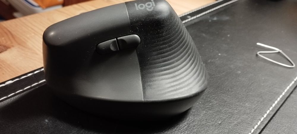 Logitech Lift Vertical Mouse – Ergonómico