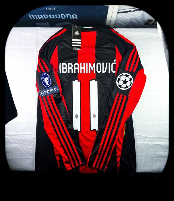 (S) ZLATAN IBRAHIMOVIĆ 11 AC MILAN 2010/11 LIGA MISTRZÓW LONG SLEEVE Czerwona Czarna Nowa Domowa Kolekcjonerska Koszulka z Długim Rękawem na co Dzień
