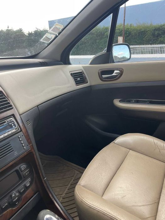 Peugeot 307 1.6 gasolina 108 cv 2001