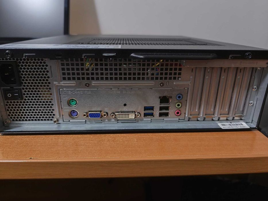 Fujitsu Esprimo E420 e85+ (i5 - 8GB - 240GB)