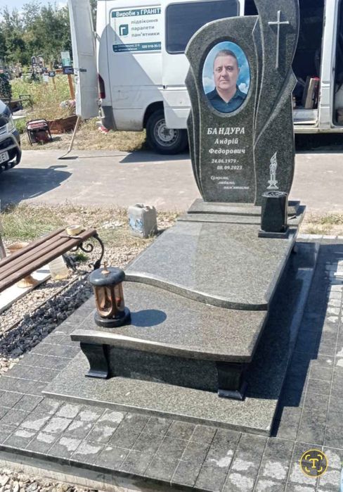 Памятники гранітні