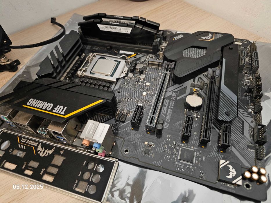 I5 10400 Z490 ddr4 3200mhz 2x8GB