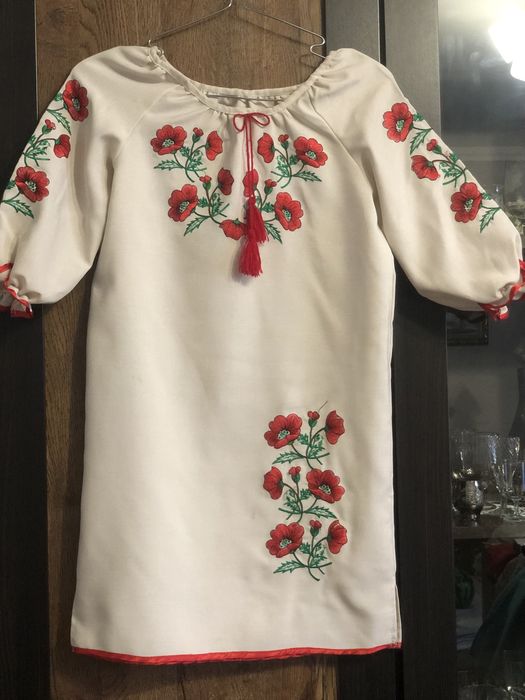 Плаття вишиване