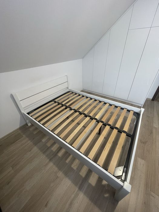 Sprzedam stelaż łóżka (140x200)