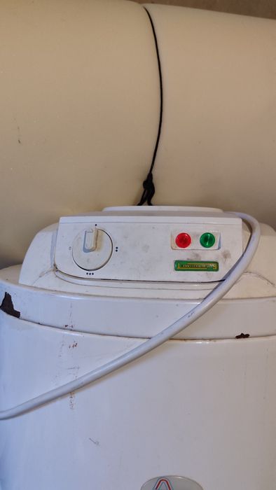 Продам бойлер 100 литров