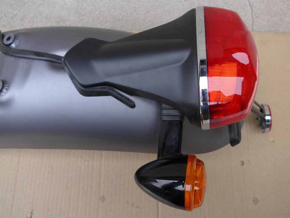 Triumph Bonneville t100/120 BŁOTNIK tył lampa LED kierunkowskaz / bdb