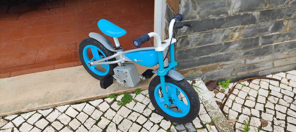 Bicicleta bebé c/ módulo de pedais (Imaginarium)