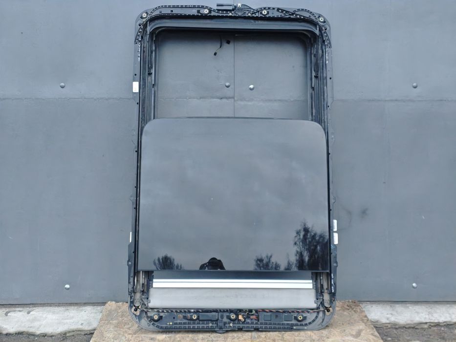 Стекло панорамы, шторка, скло Audi Q5 80A, Volkswagen Tiguan Allspacе