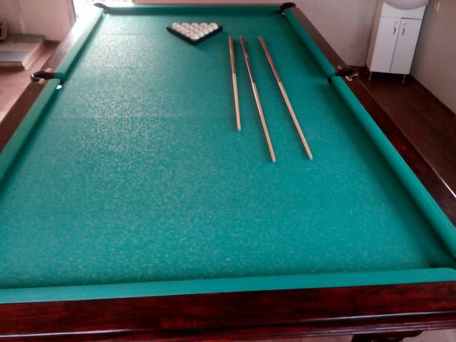 Продам Бильярдный стол 10 футов в отличном состоянии