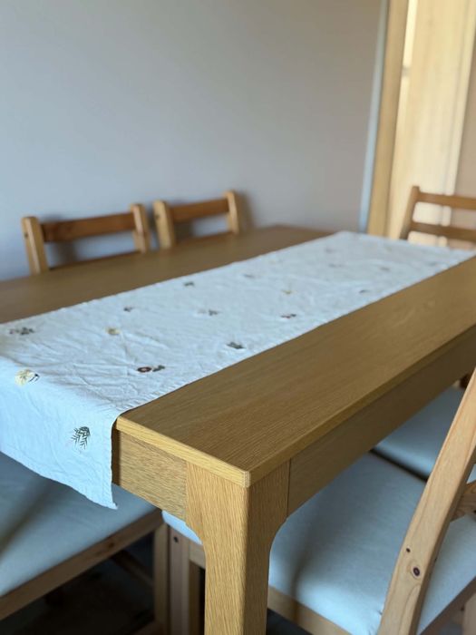 Stół z krzeslami stan idealny Ikea