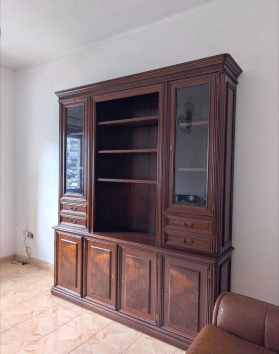 Móvel de casa de Jantar / Louceiro (com oferta de dois Sofás)