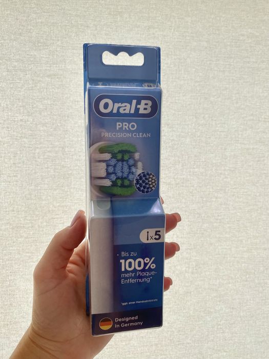 Насадки к электрической зубной щетке  Oral-B Braun 3D White Pro