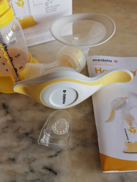 Bomba tira-leite Medela Harmony + Mamilos de silicone