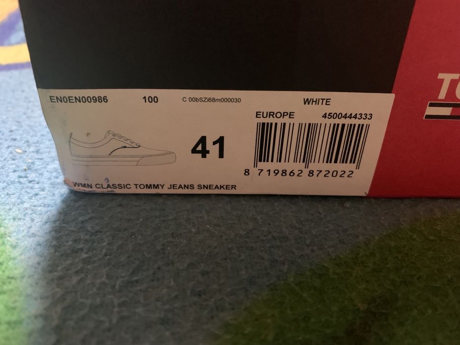 Trampki Tommy Jeans defekt