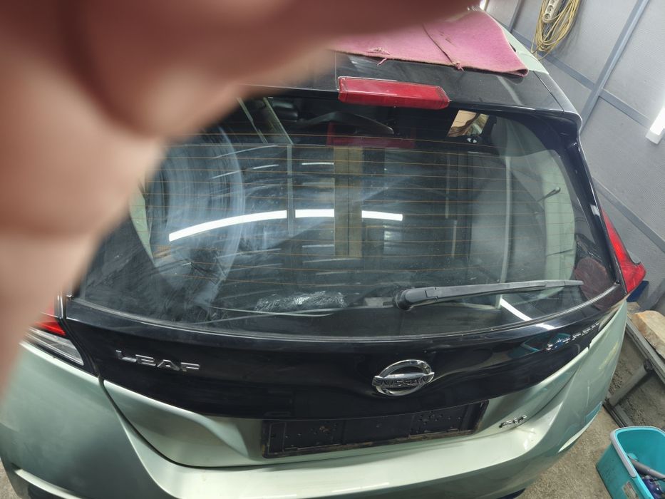 Крышка багажника к сборе Ниссан лиф 2 Nissan leaf 2018-2021