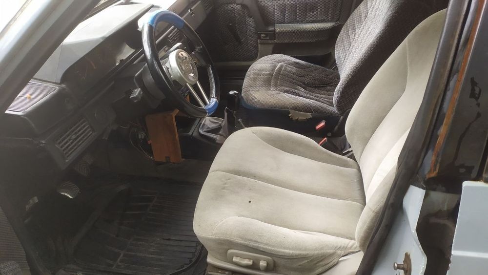 Продам автомобіль Москвич 2142