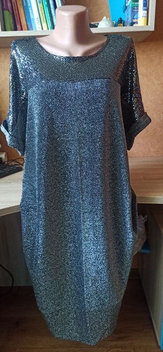 Продам нарядные платья.