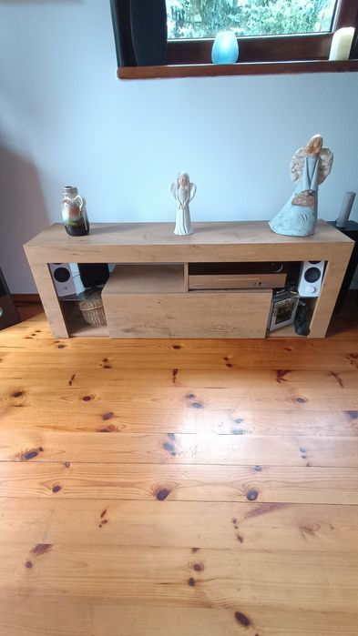 Stolik RTV do salonu pokoju