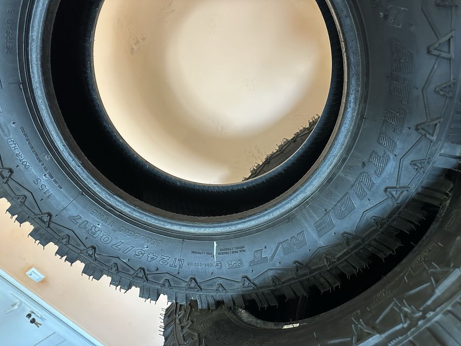 Хороший Комплект шин М/Т 245/70/17 EQuipe