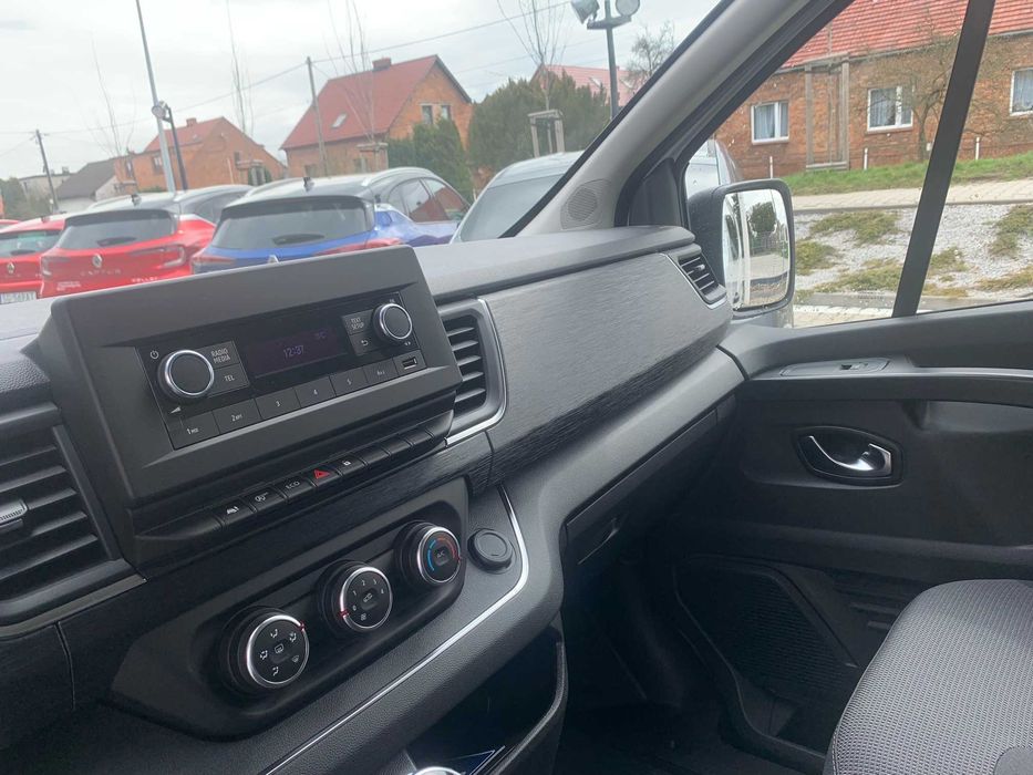 Wynajem Wypożyczalnia Busa Busów 9 Os Renault Trafic 24r