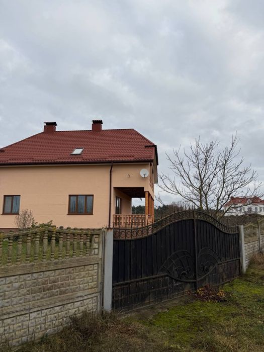 Продаж двоповерхового будинку .с.Забороль