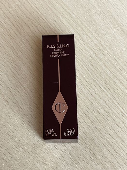 Szminka Charlotte Tilbury Kissing kolor Stoned Rose