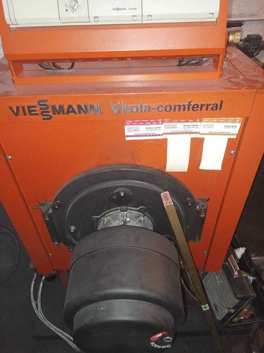 Piec na olej opałowy Viessman Vitola ,Moc 33 KW wraz z poj. 2000 l.