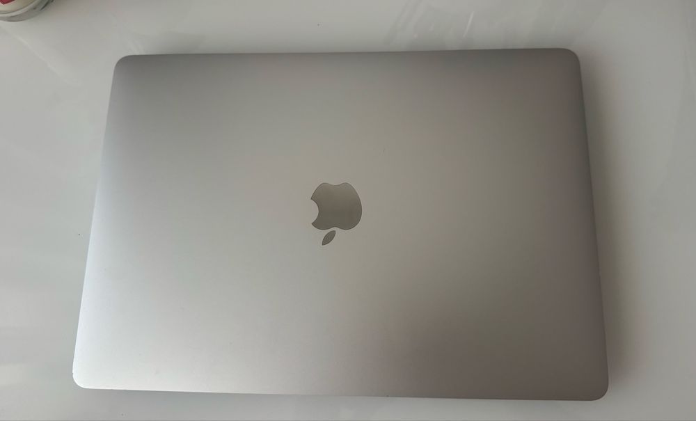 MacBook Pro 13” M2 (2022) | 8 GB | 256 GB | Excelente Estado