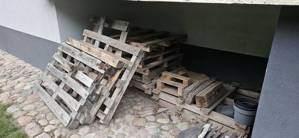 Oddam palety i drewno na opał Inowłódz