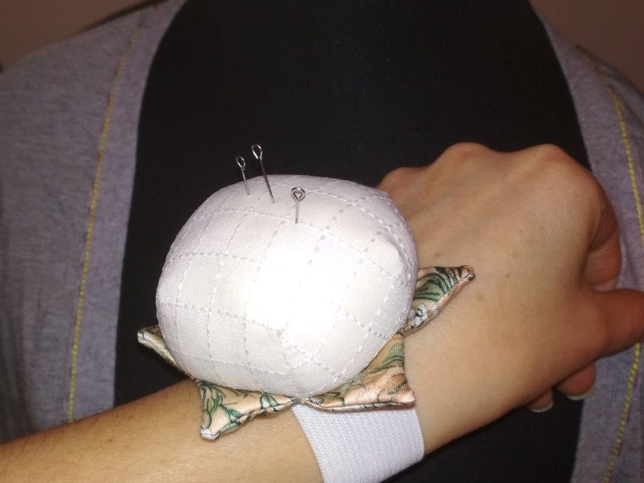 Игольница на руку