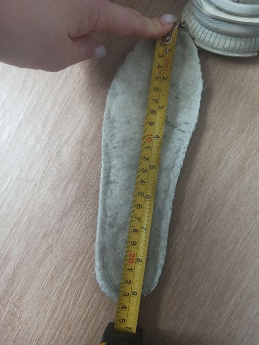 Зимові ботінки на дівчинку р. 36 (23 см. устілка) в гарному станв