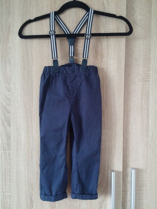 jak nowe eleganckie wizytowe spodnie chłopięce na szelkach ozm. 92