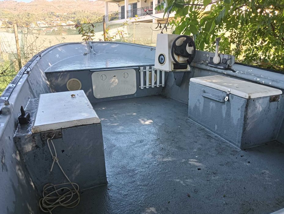 Sport fishing boat and pleasure craft 5m