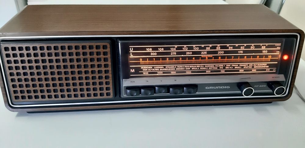 Rádio Grundig RF 420