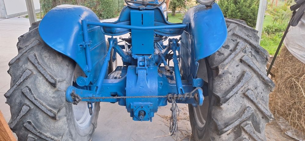 Ford 3000 sem documentos