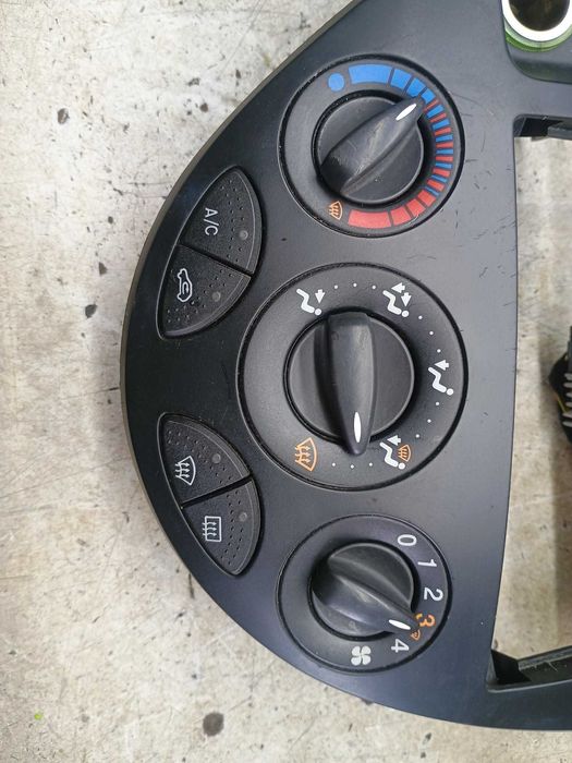 Panel Nawiewu Klimatyzacji z Linkami Ford Focus I MK1