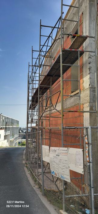 Andaimes certificados e  tradicional,  Aluguer de andaime,  betoneiras