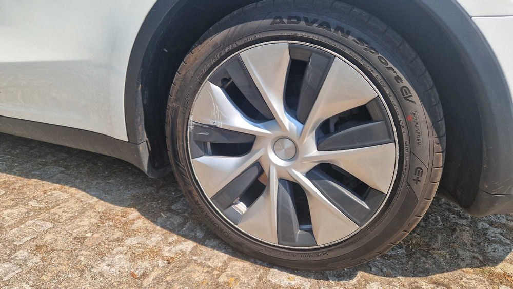 Tesla modelo Y 2022 com 57000 kms