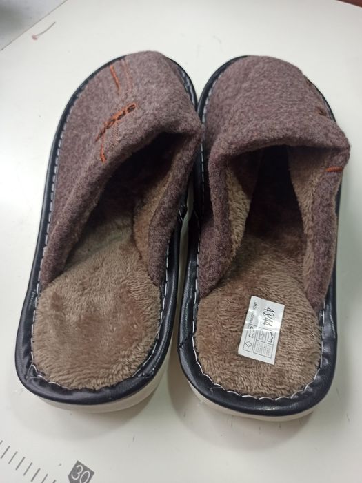 Новые мужские тапочки