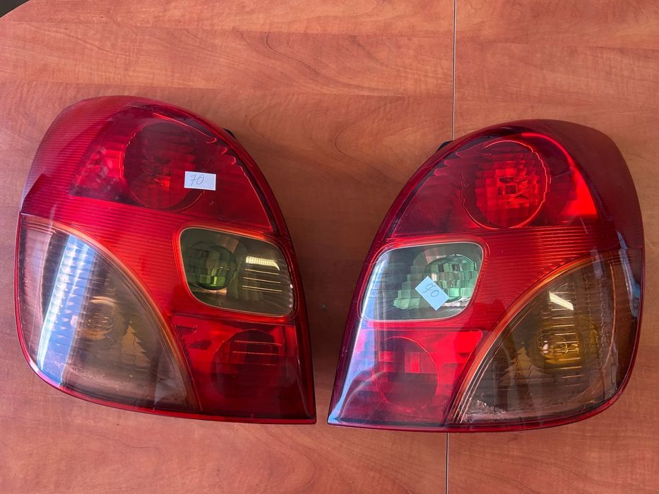 LAMPA PRAWA LEWA TYŁ TOYOTA COROLLA VERSO