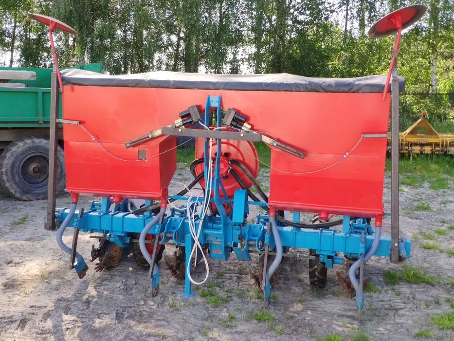 Talerzowy siewnik punktowy do kukurydzy słonecznika Monosem