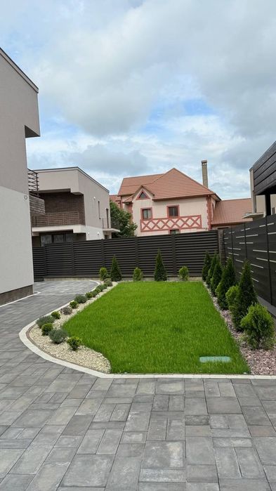 Продається новий, якісний будинок в гарному районі с.Годилів