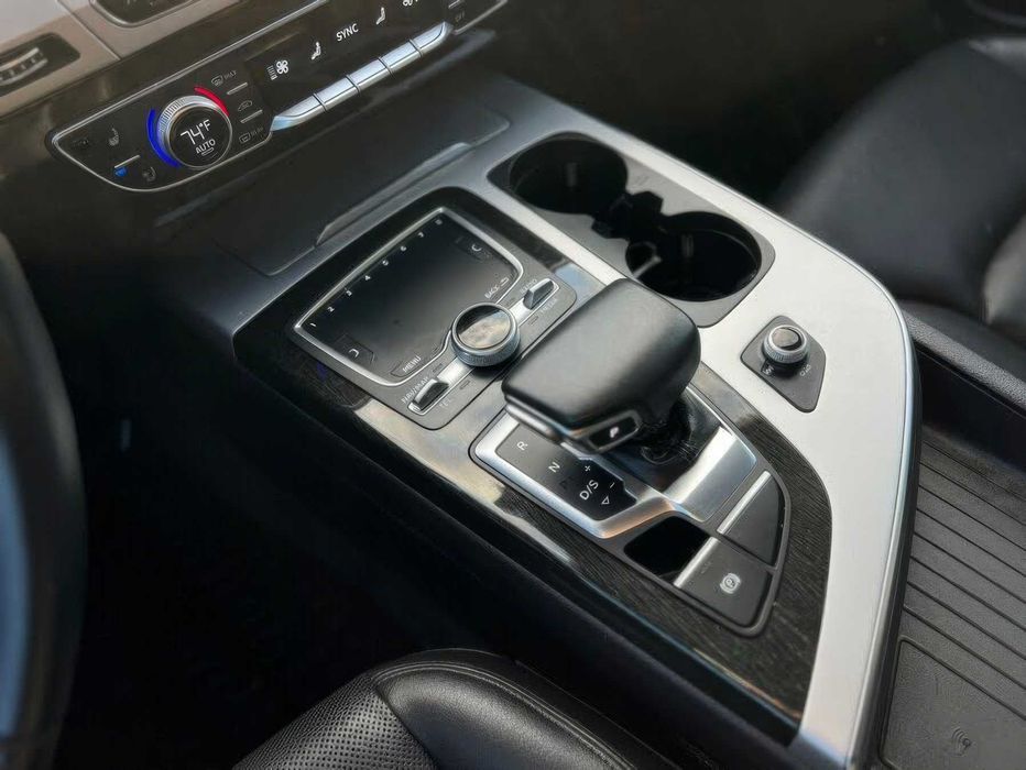 Audi Q7 45 TFSI quattro Premium Plus      2019