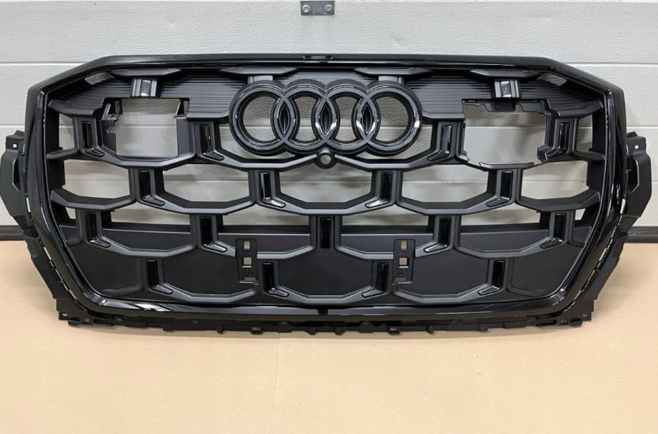 Audi Q7 4M рестаіл решітка радіатора ОРИГІНАЛ