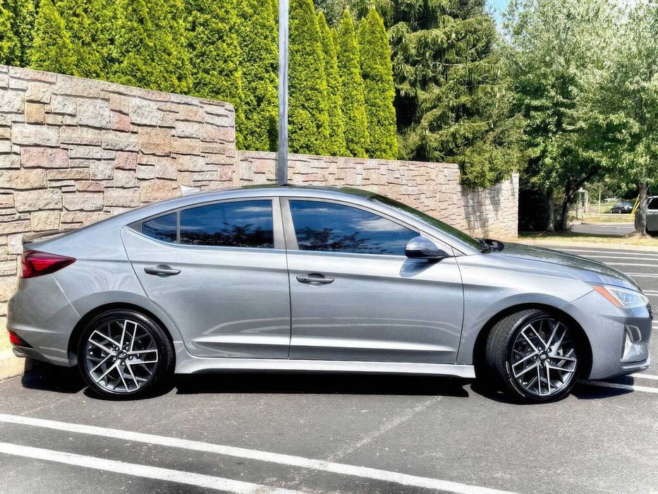 Hyundai Elantra Sport      2019