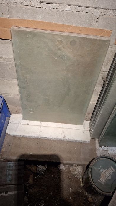 Szyby 4mm 46x67mm