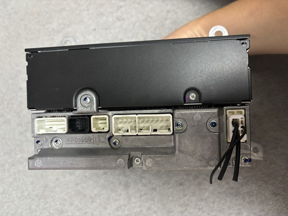 Магнітола Toyota Avensis t27