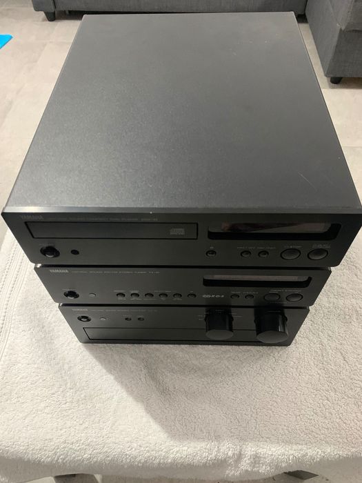 Wzmacniacz Yamaha AX-10, odtwarzacz CDX-10 i tuner TX-10