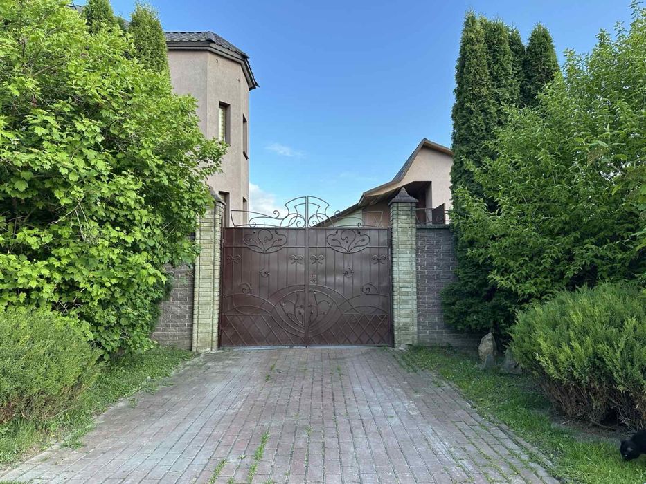 Будинок. Карпилівка. Басейн. Газове і твердопаливне опалення