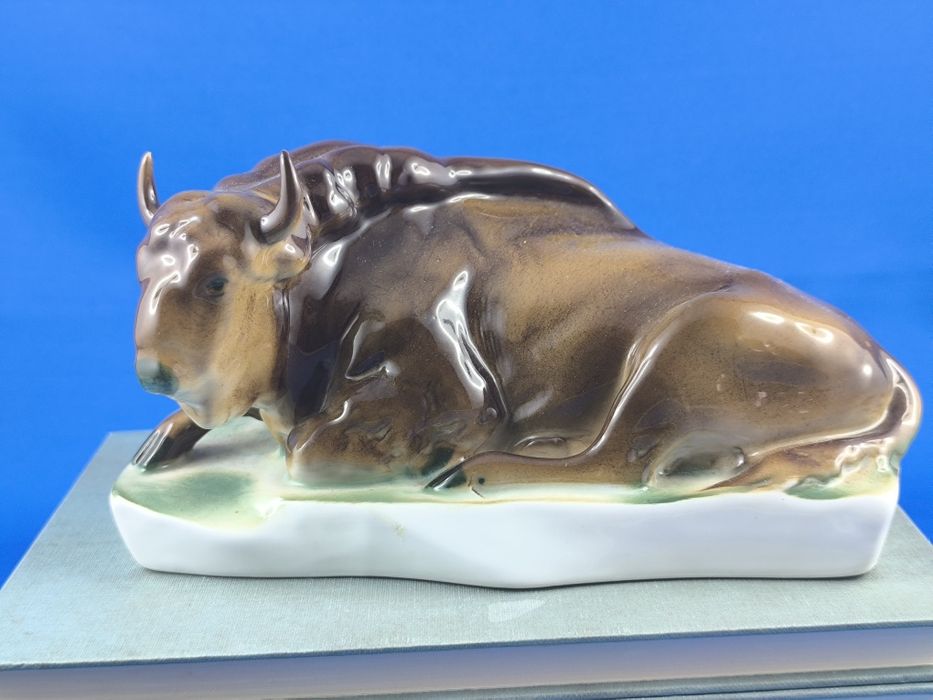 Żubr Zsolnay Pecs Węgry #porcelana #dekoracja #ozdoba